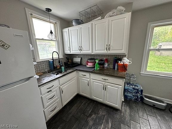 3rd image of 4960 Farnhurst Rd