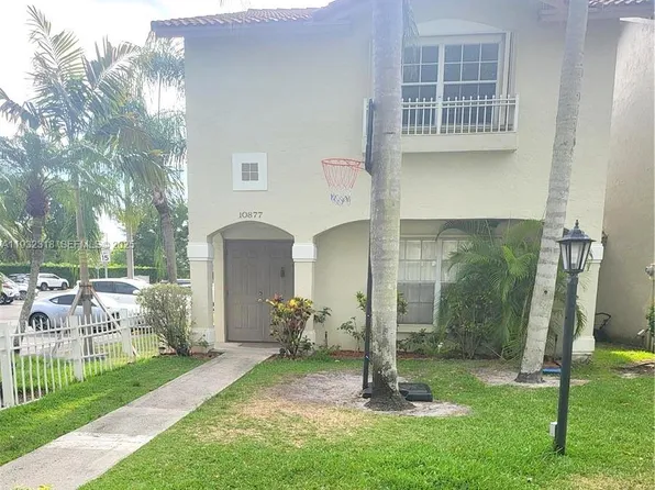10877 NW 8th St, Hollywood, FL 33026