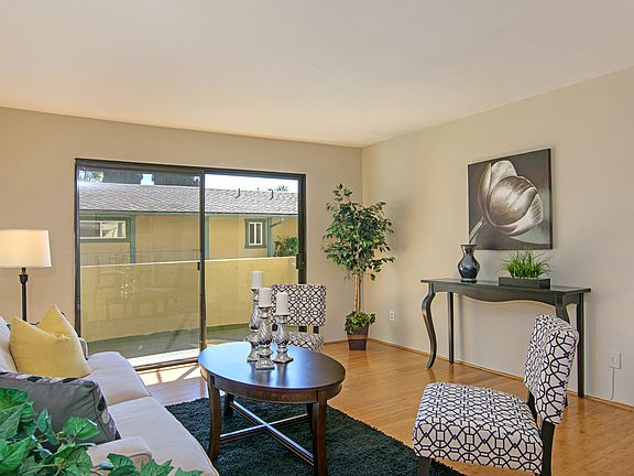 3rd image of 4651 Pico St APT 110