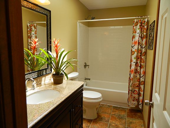 Main Bath Access To Master
