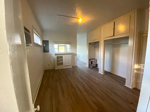 410 SW 4th Ave #B Photo 1