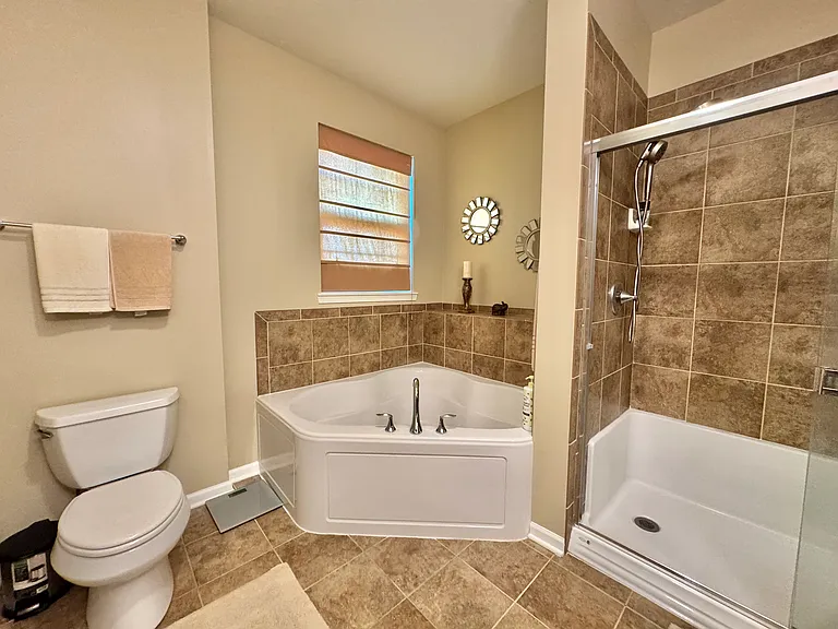 11 E Willow Rd — Photo 9