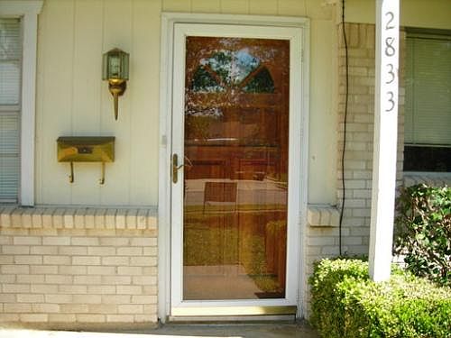 2nd image of 2833 Lowell Dr