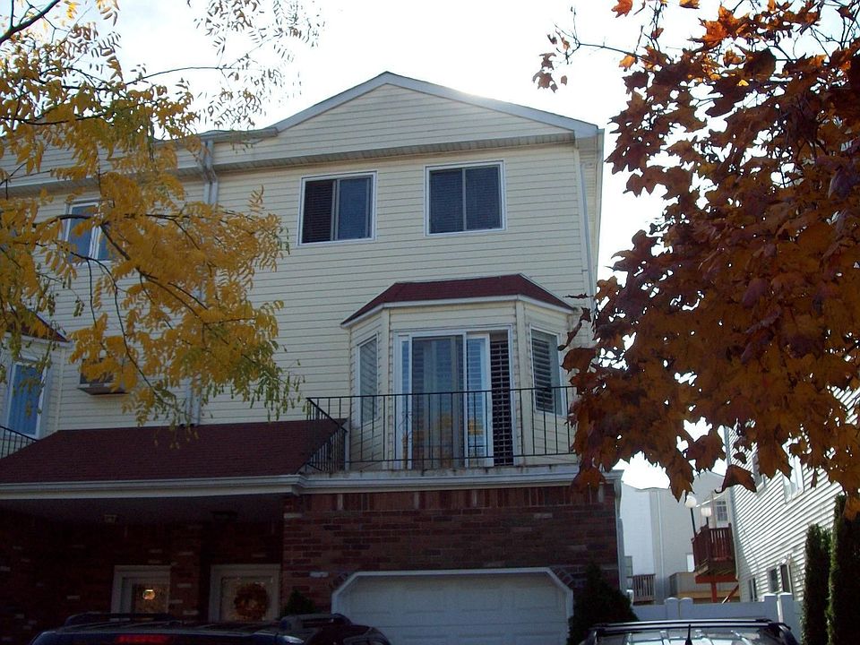 1st image of 24 Dina Ct
