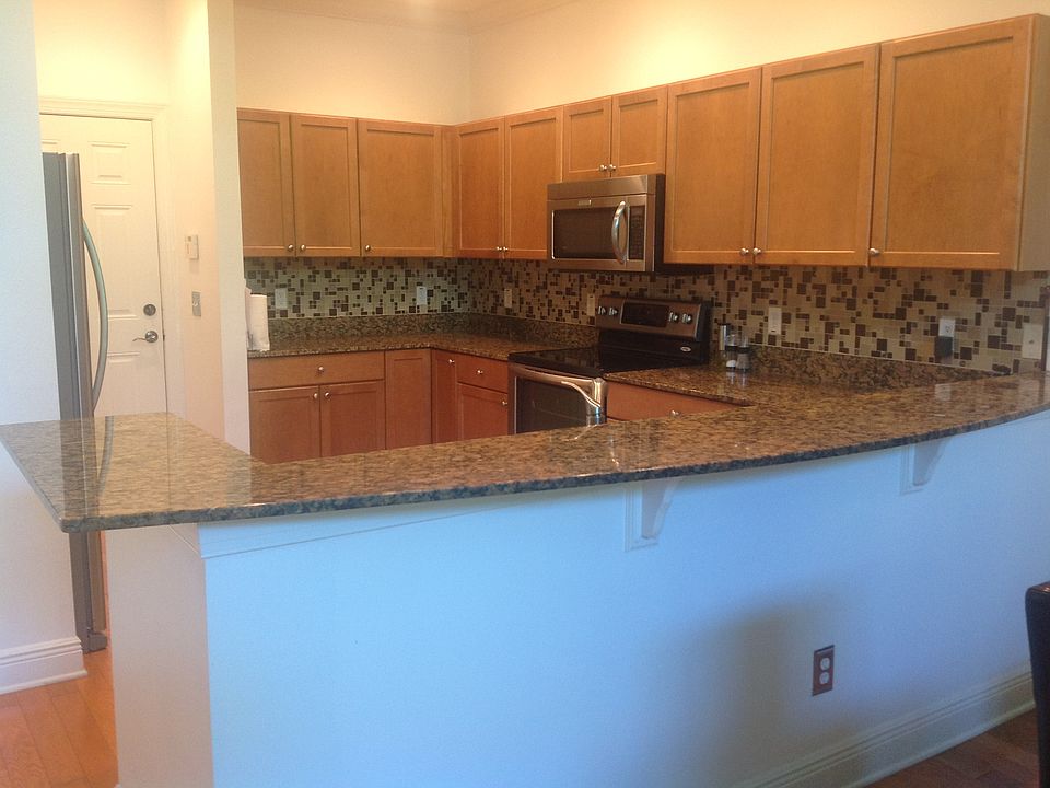 1st image of 220 Valencia Cir