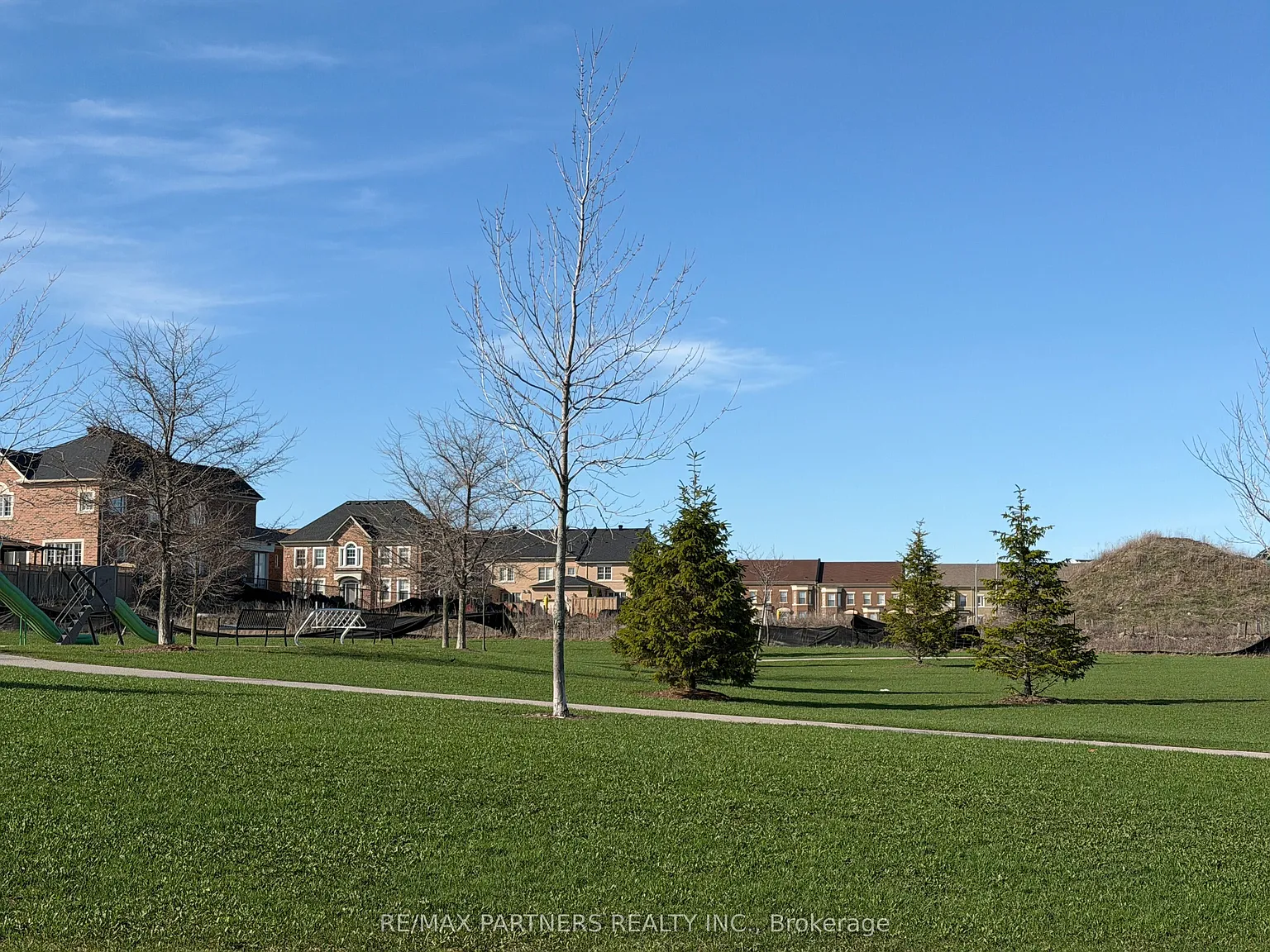 4 bed, $3,890 — Photo 2