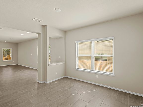 4th image of 225 Hinsdale Run