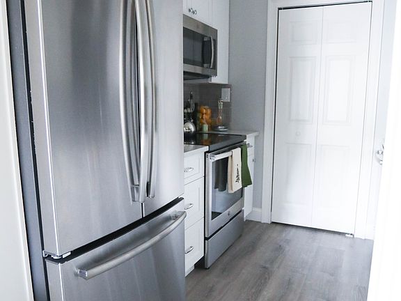 5th image of 58 Richmond Blvd Unit 1B
