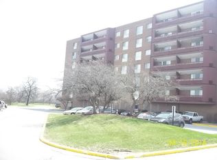 100 Park Ave APT 202, Calumet City, IL 60409