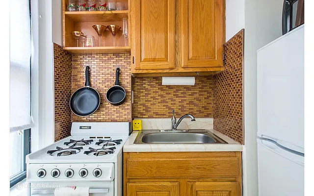 Rented by Douglas Elliman | media 17