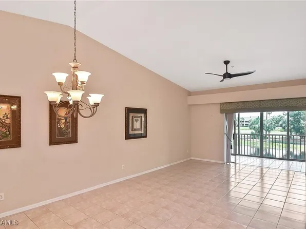 8075 Queen Palm Ln APT 525, Fort Myers, FL 33966