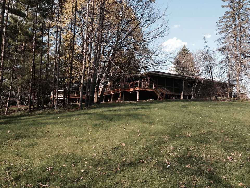 1st image of 3443 Riverbend Dr