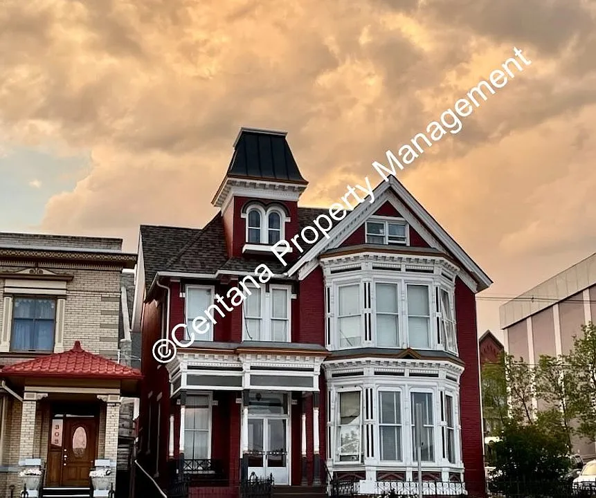 301 W Park