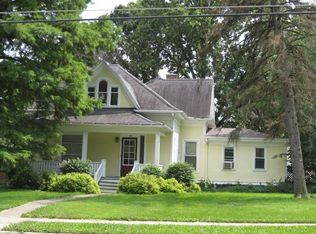 98 Harrison Ave, Charleston, IL 61920