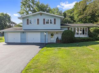 203 Oakridge Dr, Camillus, NY 13031