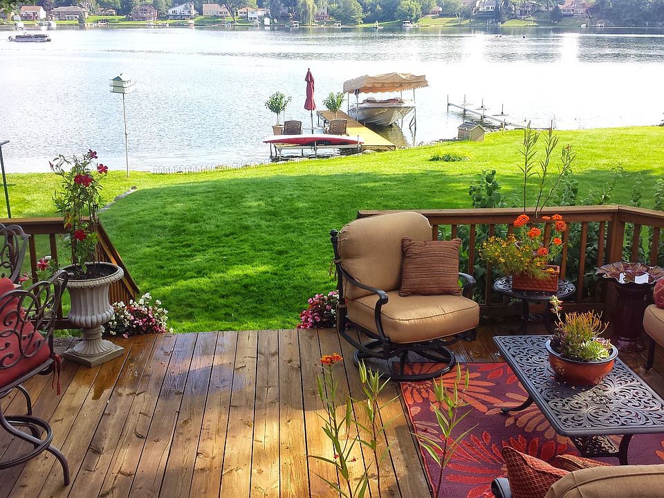 1st image of 10177 Lakeside Dr