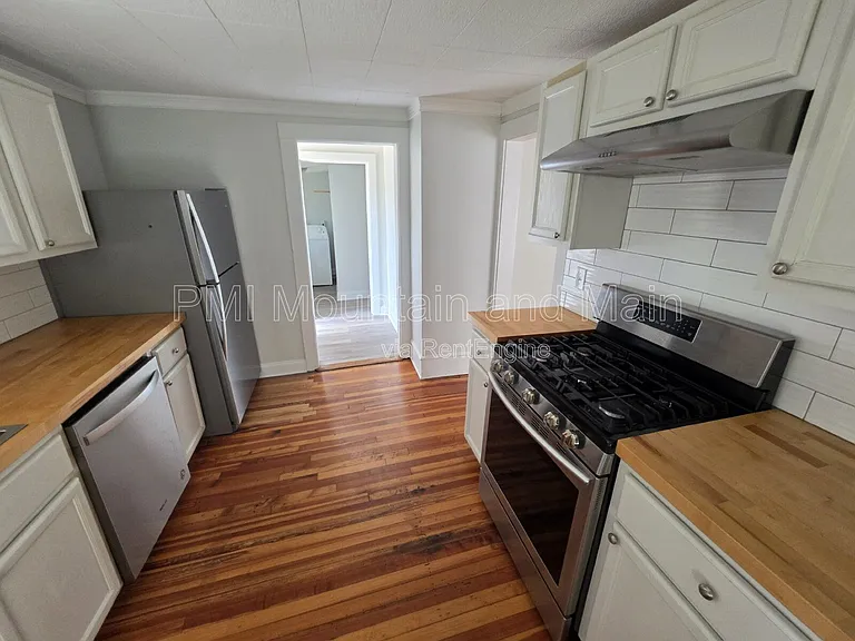 161 Logan Ave — Photo 18