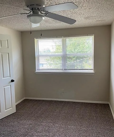 327 W Vandament Ave — Photo 12
