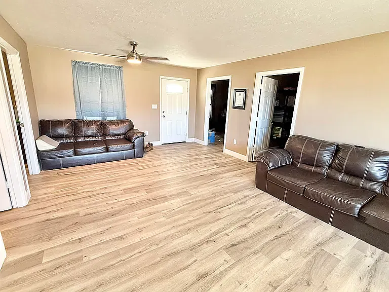 3 bed, 1236 sqft, $1,600 — Photo 2