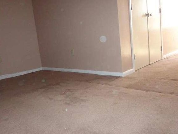 3rd image of 1056 E 81st St