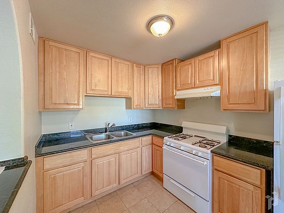 2nd image of 1105 8th St Unit 5-8