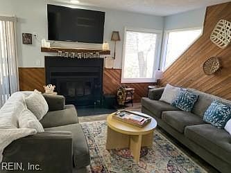 2nd image of 2244 Tanners Rdg