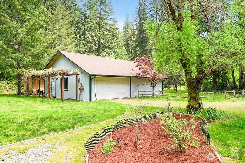 2nd image of 3480 NE Belfair Tahuya Road