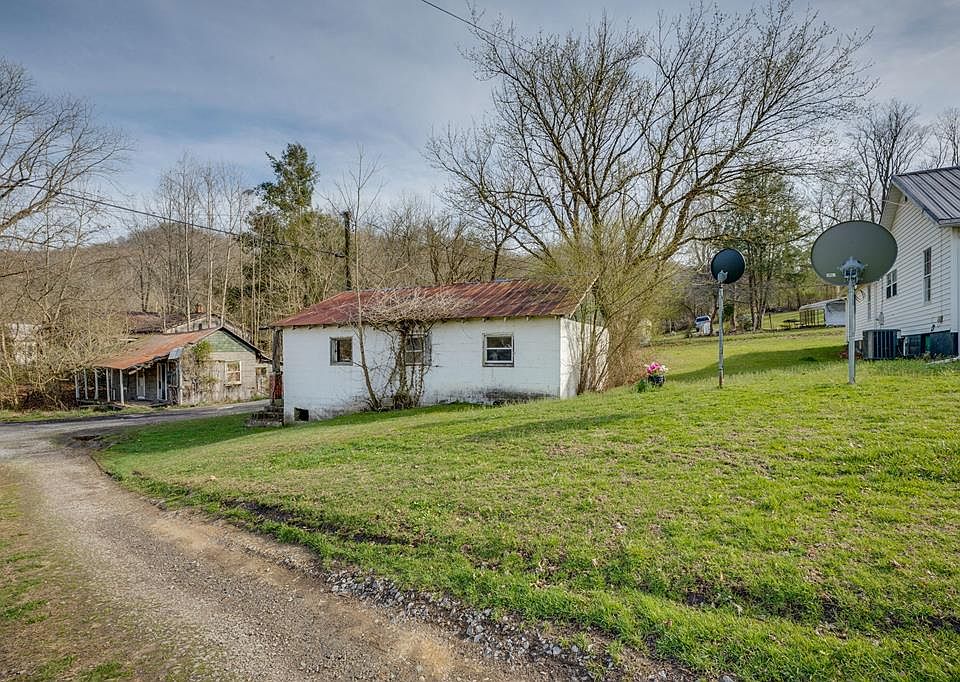 2nd image of 266 Carterton Pl