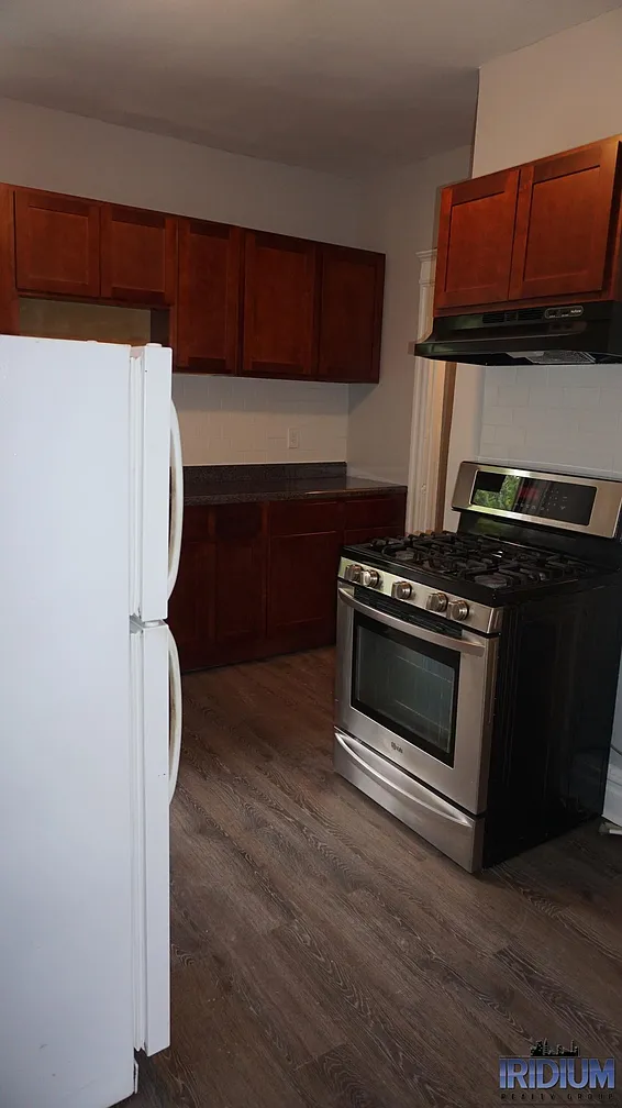 3 Bedrooms at 409 Summer Ave #9, Newark NJ — photo 1