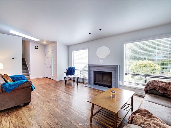 4th image of 21124 NE 43rd Ct