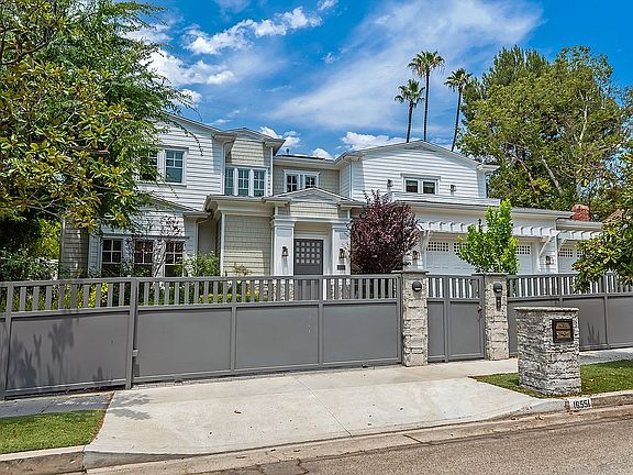 2nd image of 16551 Bosque Dr