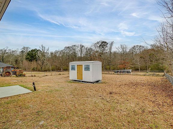 3rd image of 1304 Lewis St