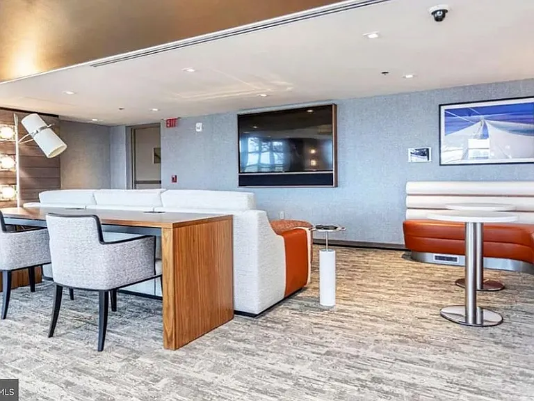 717 S Christopher Columbus Blvd #1612 — Photo 33