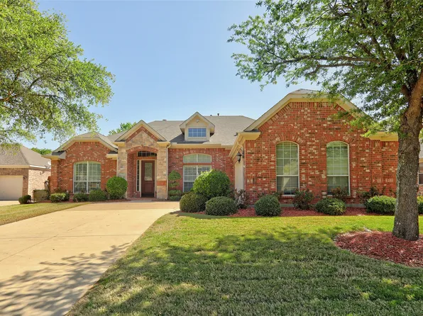 700 Walnut Hollow Dr, Mansfield, TX 76063
