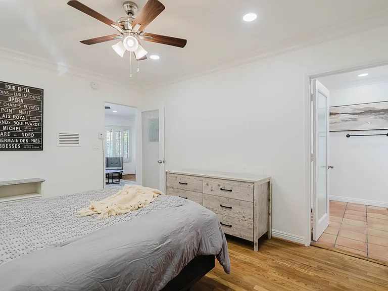 9031 Phyllis Ave #2 — Photo 12
