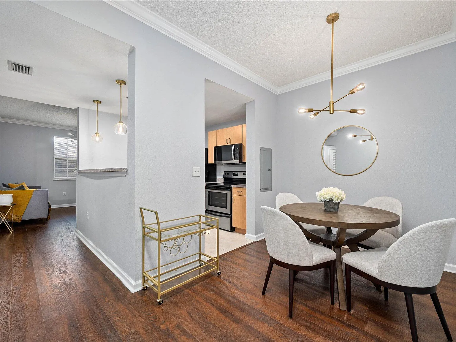 1 bed, 1.0 bath, 774 sqft, $2,150 — Photo 2