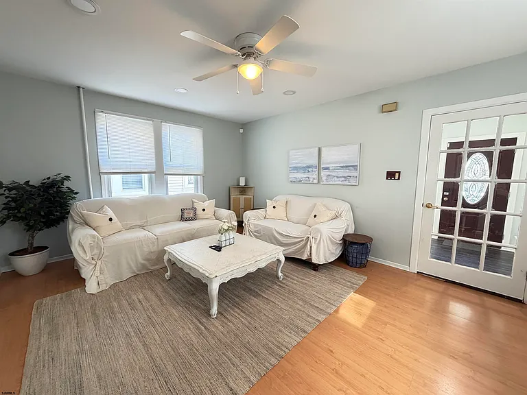 17 N Buffalo Ave — Photo 11