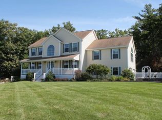 18 Flying Rock Rd, Hudson, NH 03051