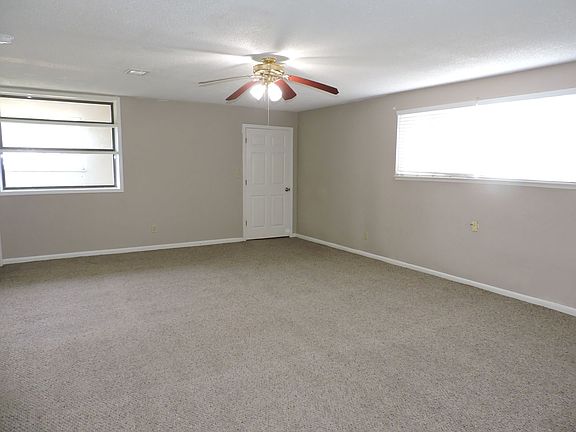 3rd image of 2108 W Lakeview Ave