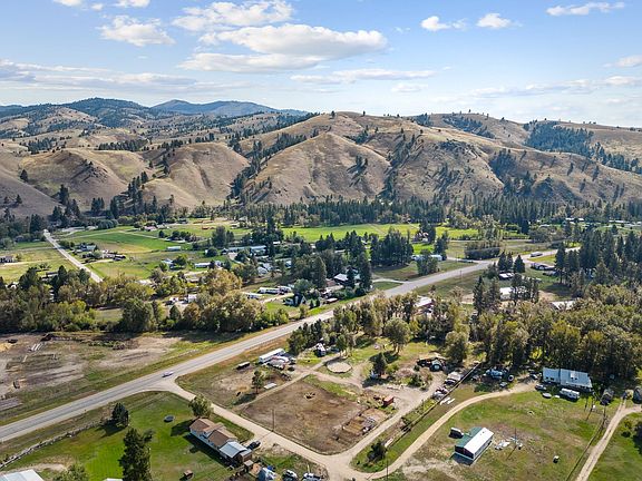 4th image of 3610 Glamping Ln