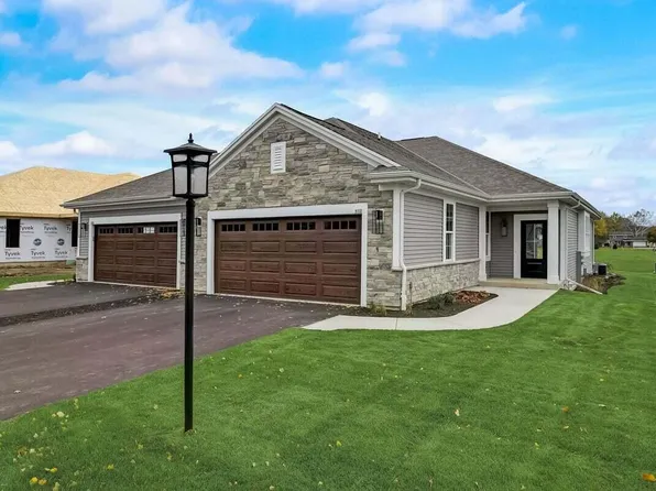 512 Hickory Hollow ROAD #0302, Waterford, WI 53185