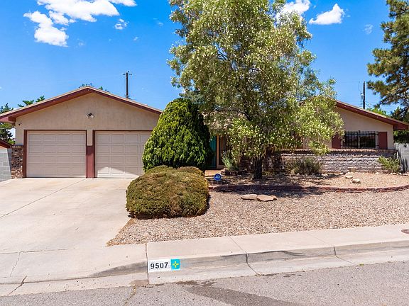 2nd image of 9507 Lagrima De Oro Rd NE