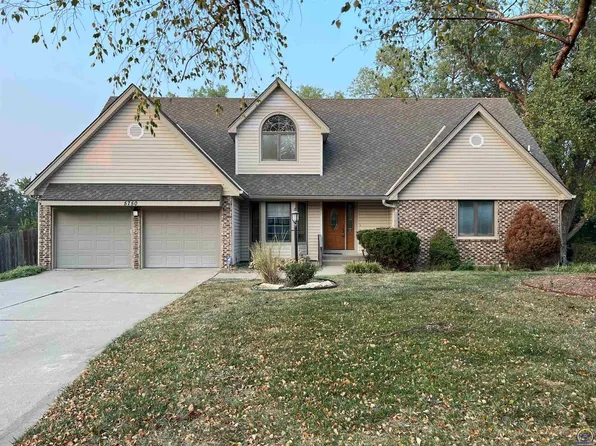 5750 SW Woodbridge Dr, Topeka, KS 66606