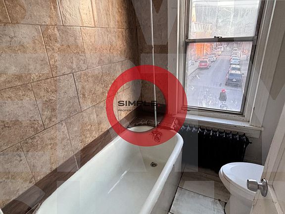 4th image of 1129 Chestnut St #2F