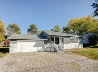 212 Sunset Dr, Bethalto, IL 62010