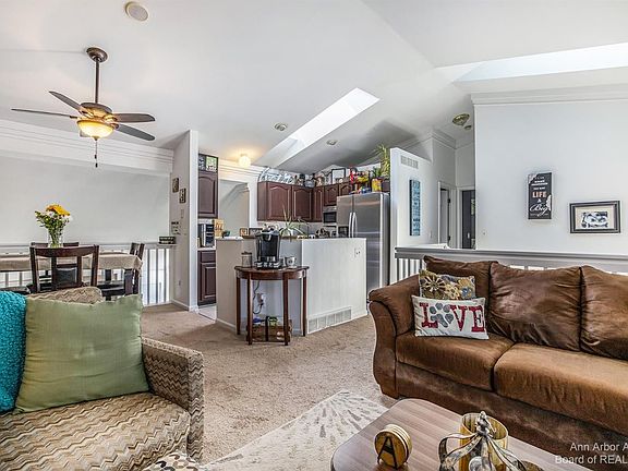 5th image of 7527 Doral Dr