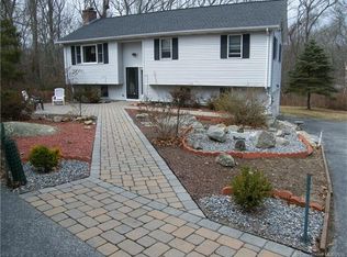 7 Sapia Dr, Niantic, CT 06357