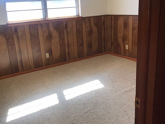 3rd image of 1061 Hughes Ave