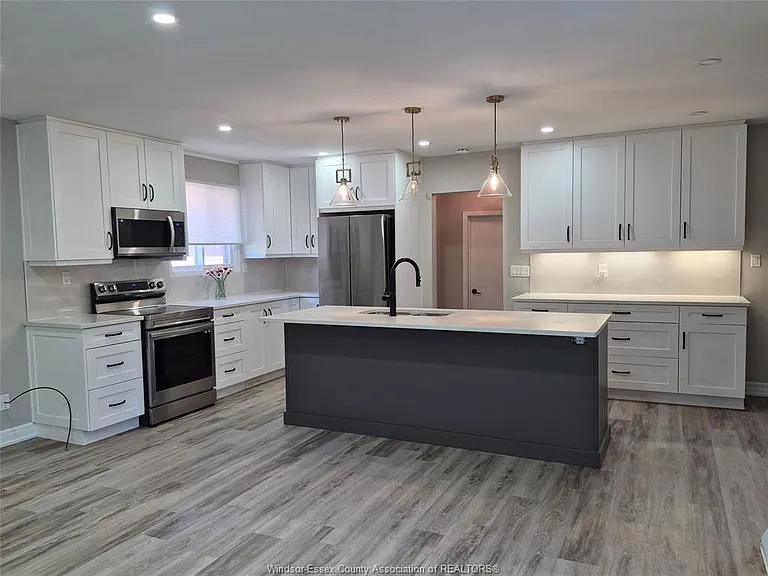 2571 Jos Street Louis Ave — Photo 5