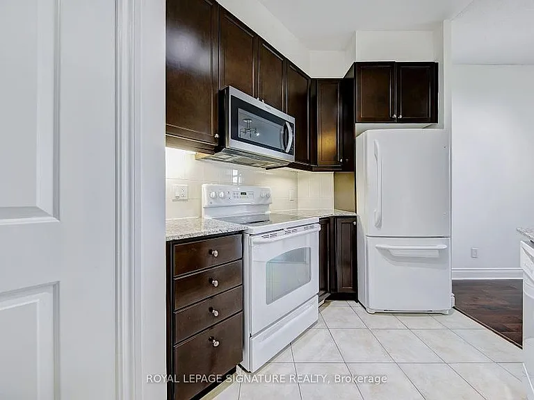 25 Earlington Ave — Photo 14